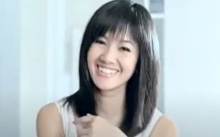 Hong Nhung Sony Bravia