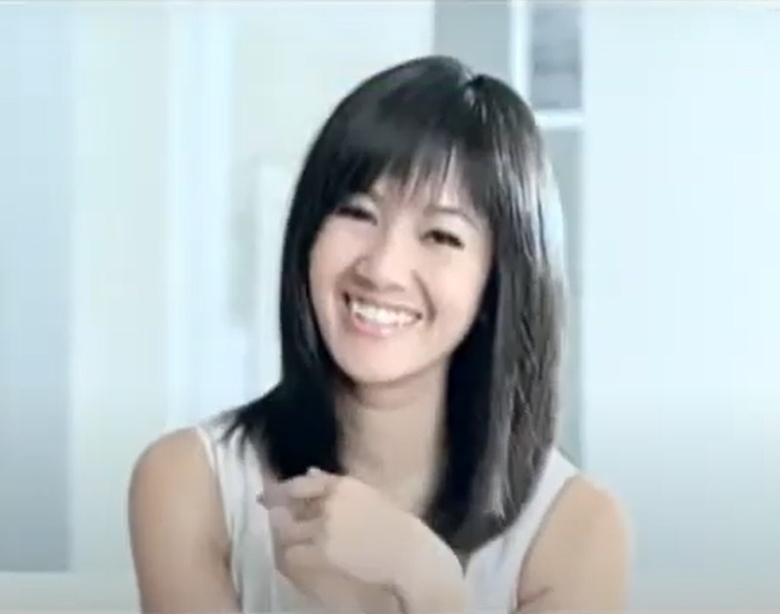 Hong Nhung Sony Bravia