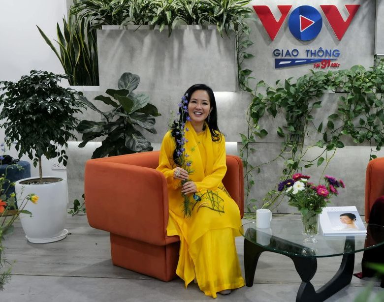 Am nhac khong khoang cach