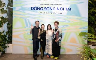 Trien lam nghe thuat Dong song noi tai