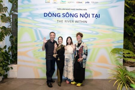 Trien lam nghe thuat Dong song noi tai